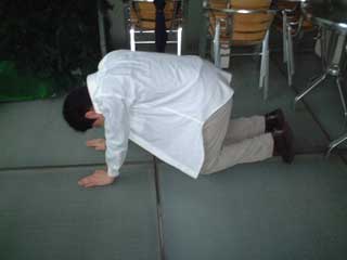 ���ӑ̑O��