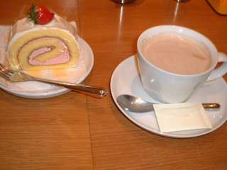 �P�[�L�ƃJ�t�F�E���e